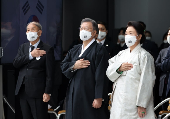 d3f5f14422f148feaf55fead7ca69590_1646109498_2318.jpg d3f5f14422f148feaf55fead7ca69590_1646109498_2318.jpg